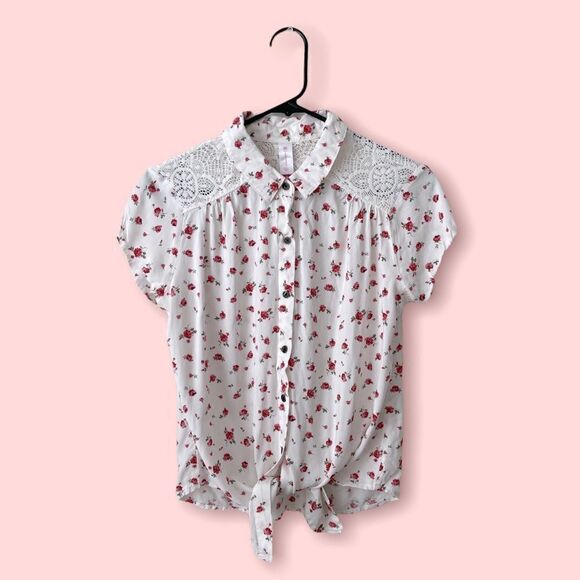 NO BOUNDARIES White Floral Tie Hem Button down Top Size M - Picture 1 of 7